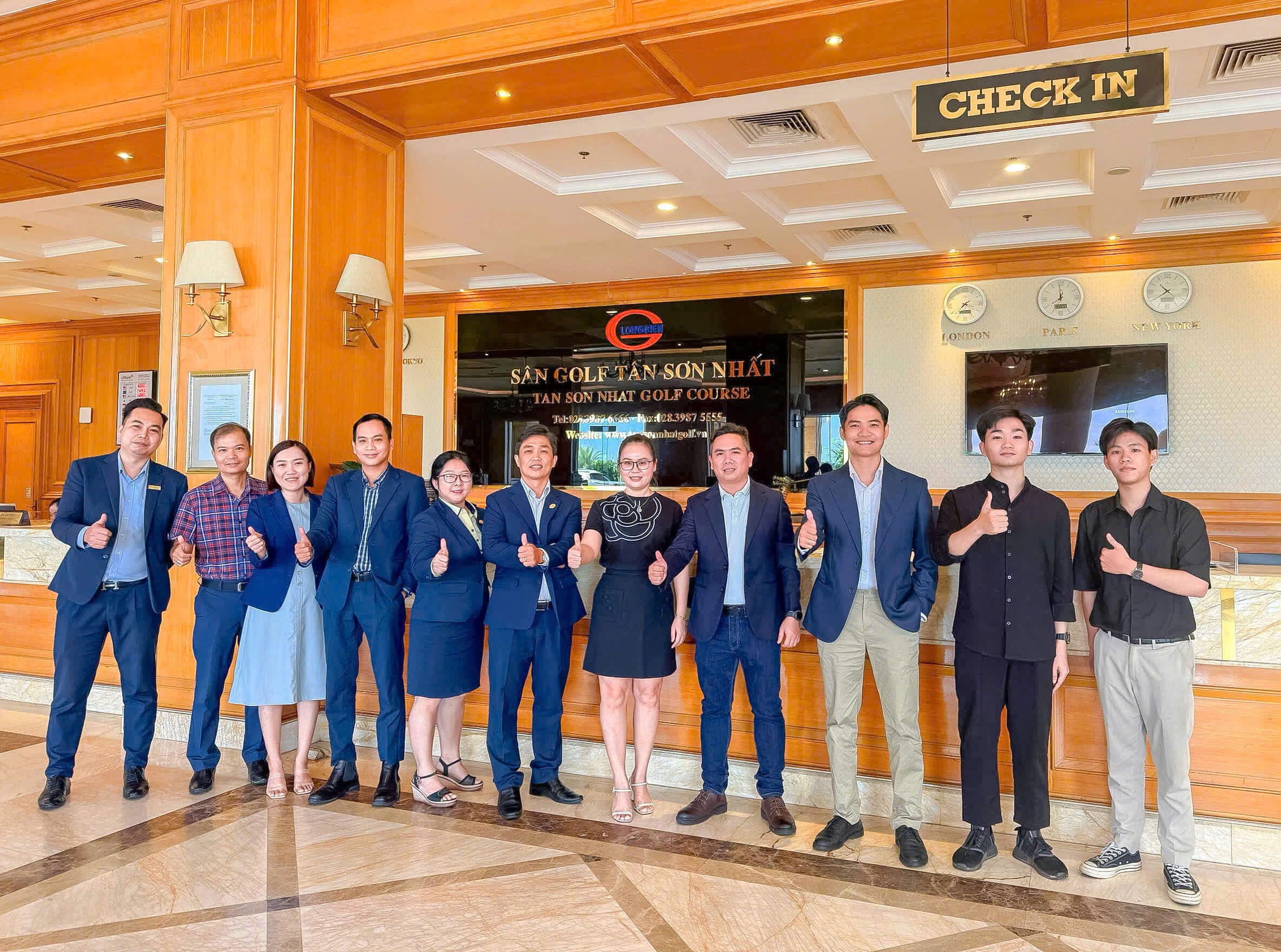 Team dự án CloudGO triển khai crm cho Long Biên Corp