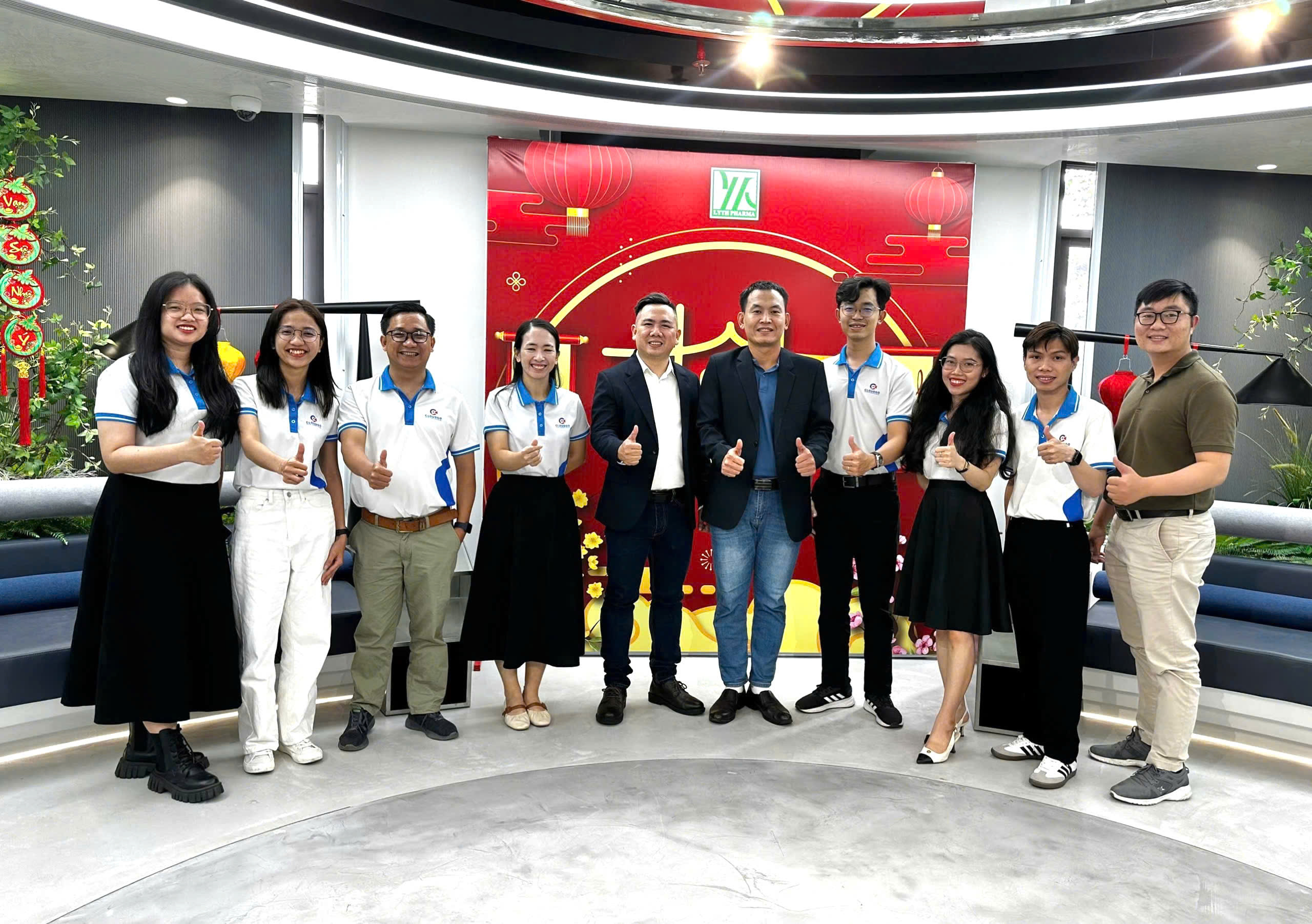 Team triển khai dự án Dược phẩm Hoàng Đức của CloudGO