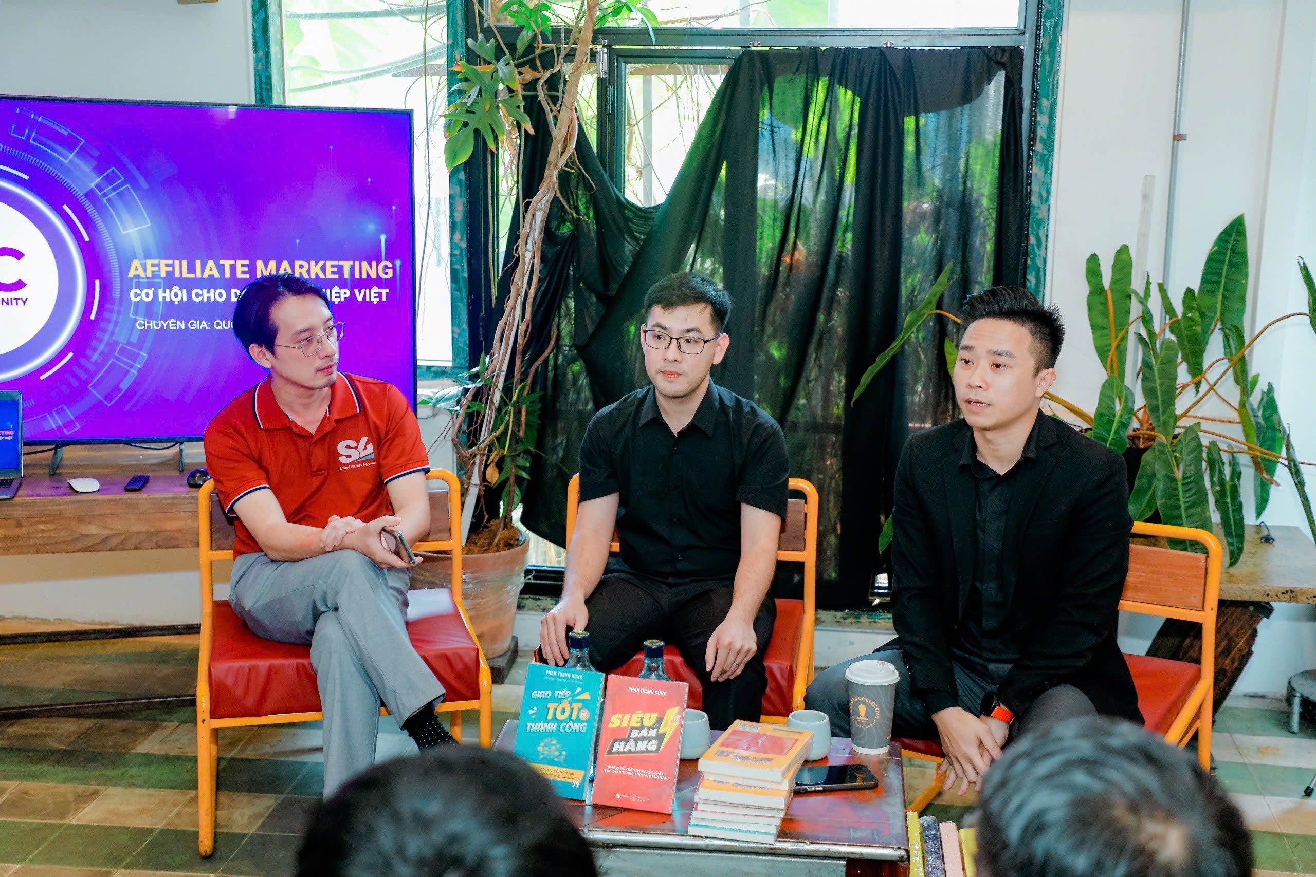 các diễn giả chia sẻ tại talkshow